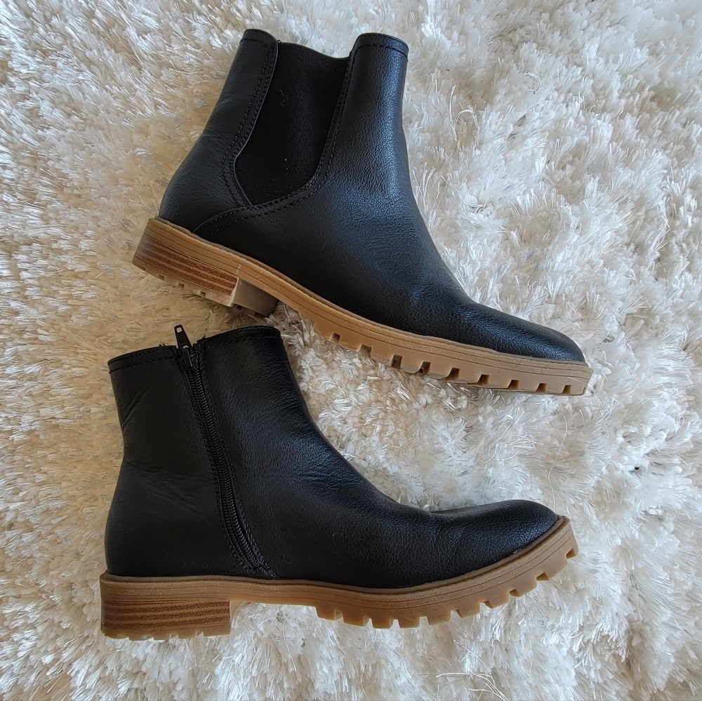 Black Leather Ankle Boots with Elastic Panels - Picture 2 of 9